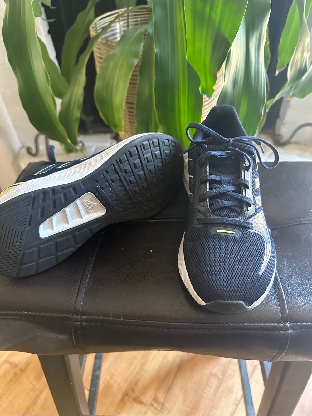Women Navy and yellow Adidas 5.5